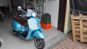Vespa GTS 300 ABS Settantesimo (2016)  (4)