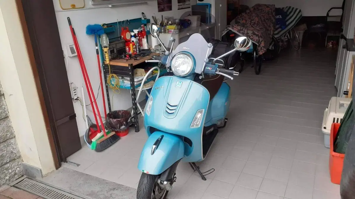 Vespa GTS 300 ABS Settantesimo (2016)  (5)