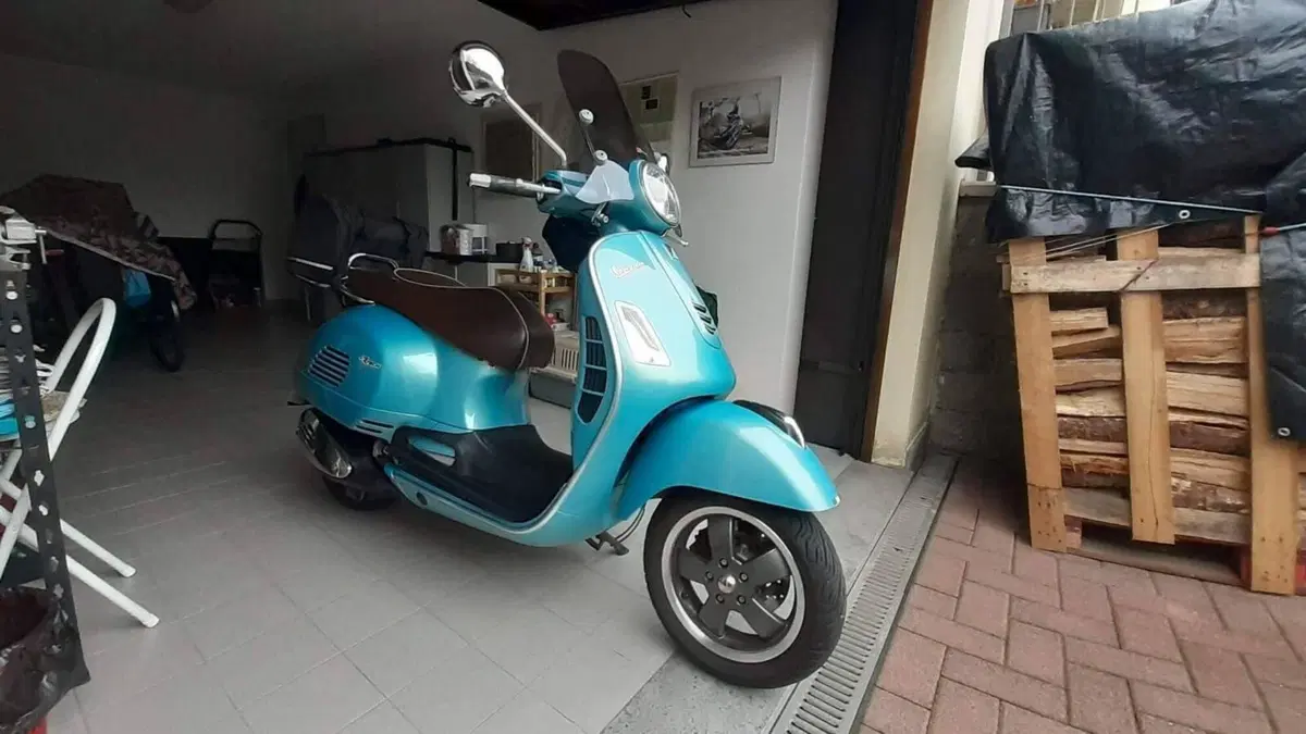 Vespa GTS 300 ABS Settantesimo (2016)  (7)
