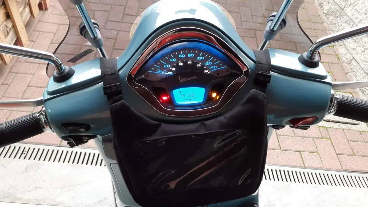 Vespa GTS 300 ABS Settantesimo (2016)  (8)
