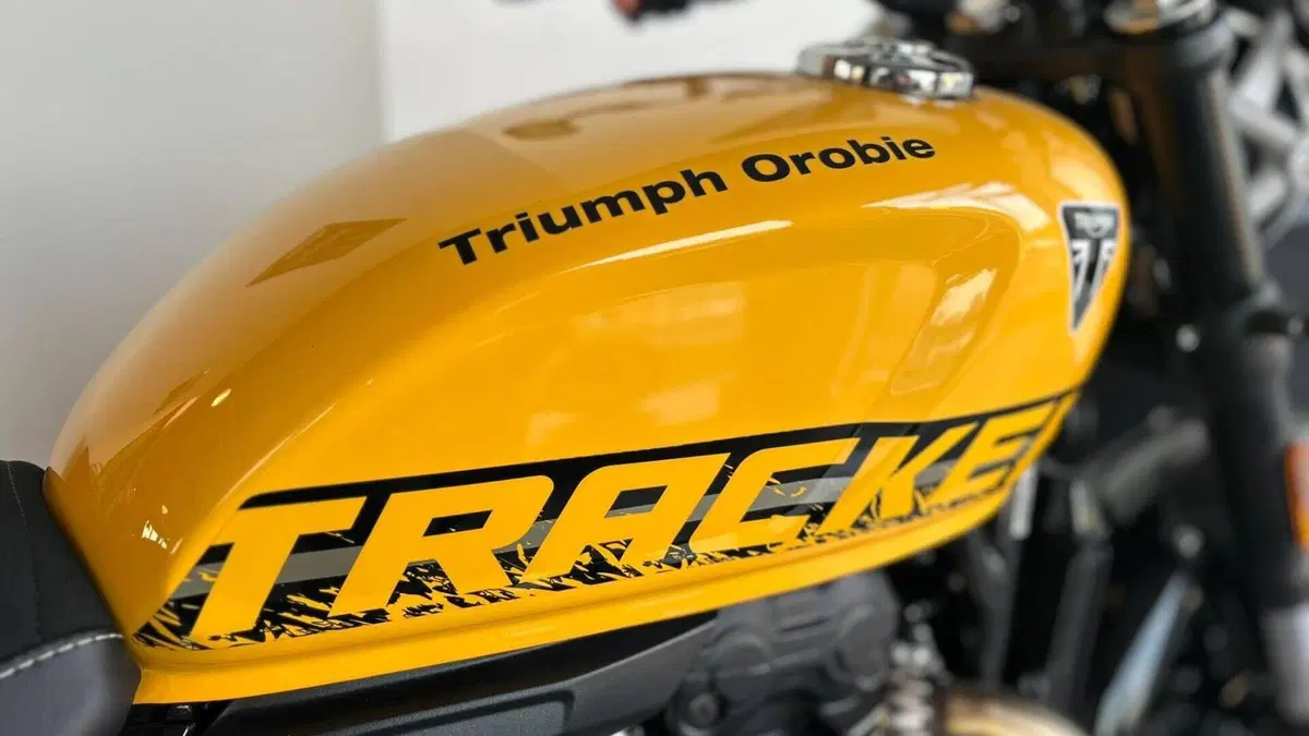 Triumph Tracker 400 (2026)  (6)