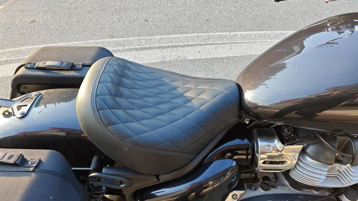 Royal Enfield Super Meteor 650 (2023 - 26)  (4)