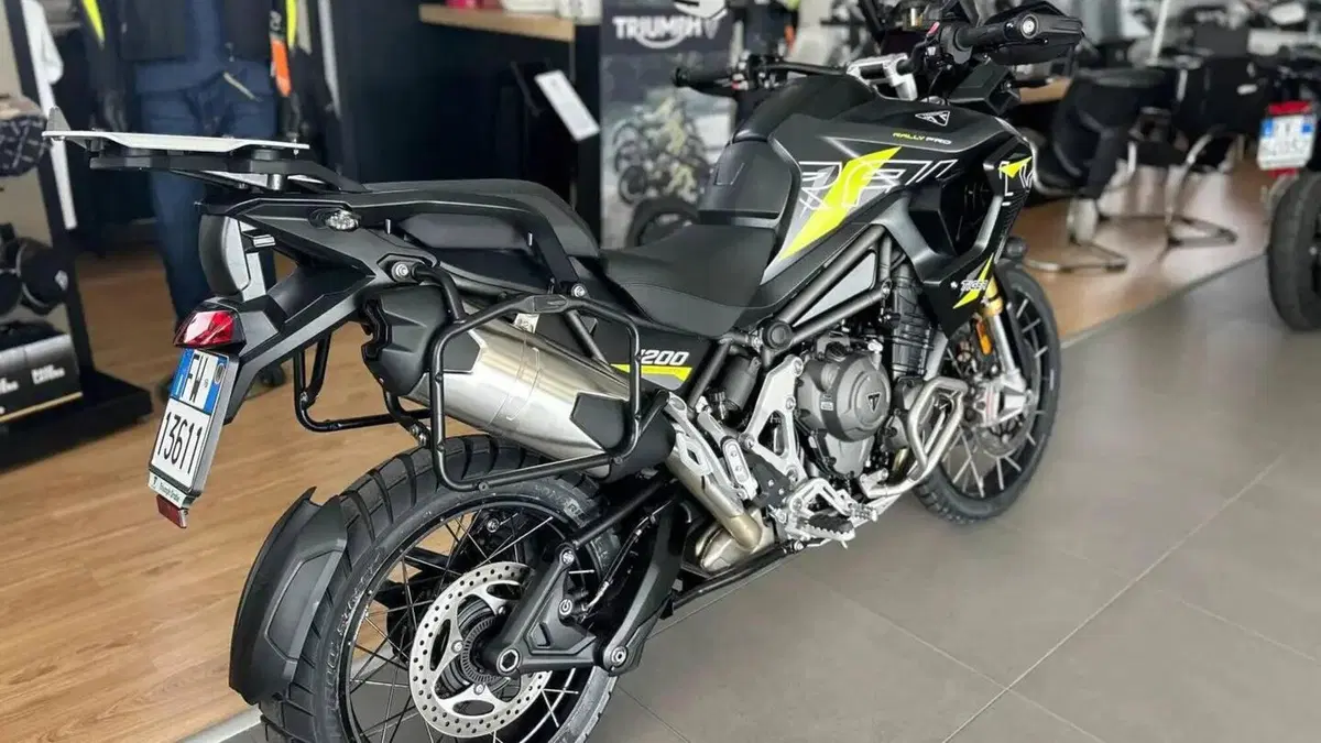 Triumph Tiger 1200 Desert Special Edition (2026)  (2)