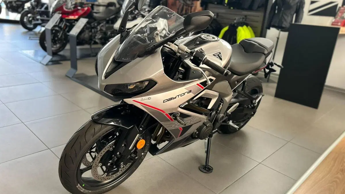 Triumph Daytona 660 (2027)  (4)