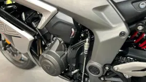 Triumph Daytona 660 (2027)  (7)