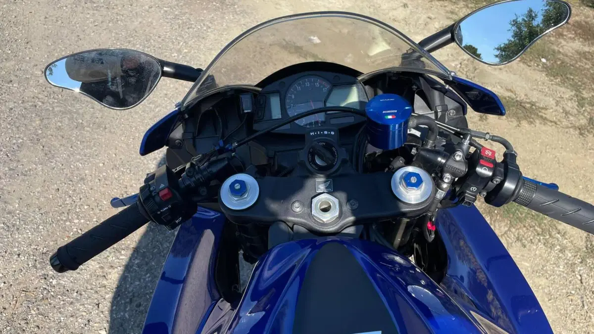 Honda CBR 600 RR (2009 - 12)  (6)