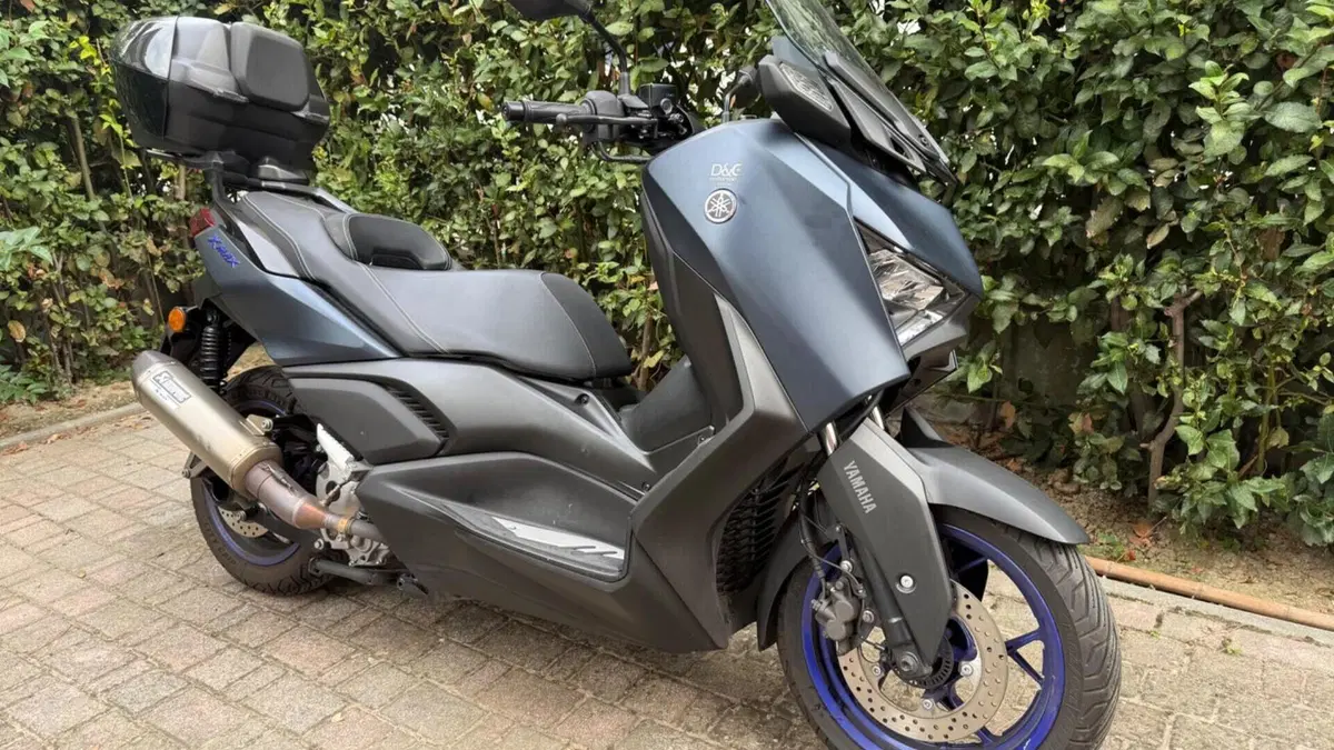 Yamaha X-Max 300 (2021 - 24)  (2)