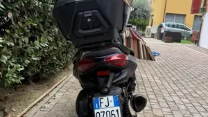 Yamaha X-Max 300 (2021 - 24)  (7)