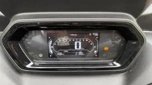 Yamaha X-Max 300 (2021 - 24)  (8)