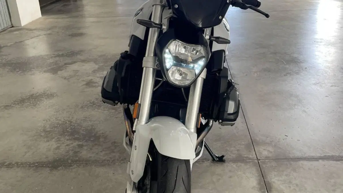 Bmw R 1200 R (2017 - 18)  (2)