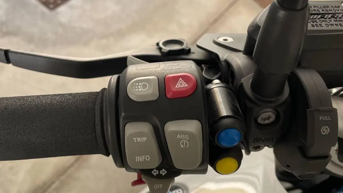 Bmw R 1200 R (2017 - 18)  (4)