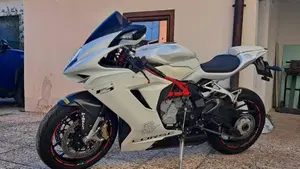 MV Agusta F3 675 (2011 - 15)  (2)