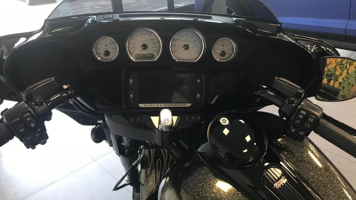 Harley-Davidson 1690 Street Glide Special (2014 - 16) - FLHX  (6)