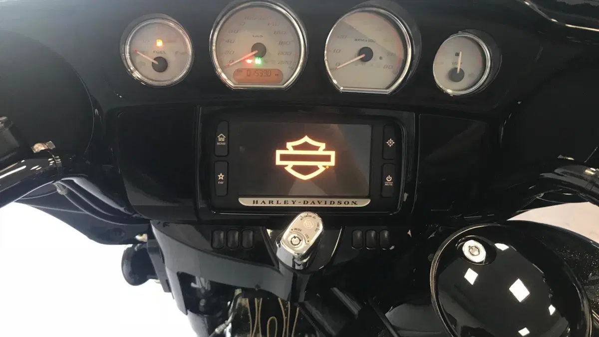 Harley-Davidson 1690 Street Glide Special (2014 - 16) - FLHX  (7)