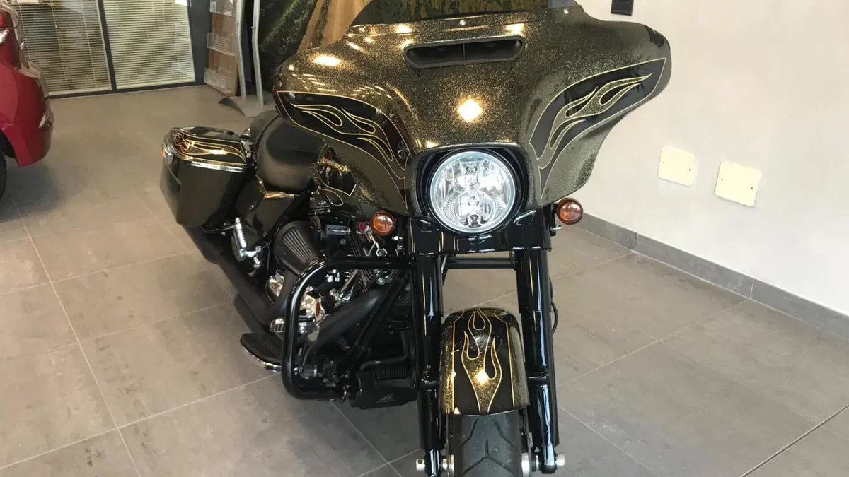 Harley-Davidson 1690 Street Glide Special (2014 - 16) - FLHX  (8)