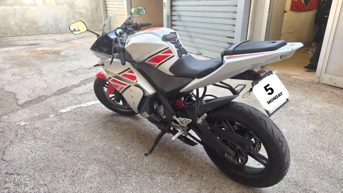 Yamaha YZF R125 (2008 - 13)  (5)