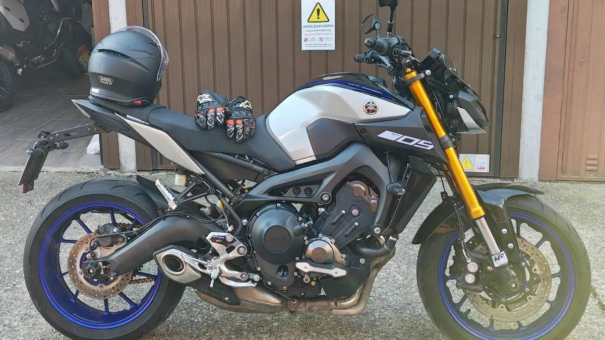 Yamaha MT-09 SP (2018 - 20)  (2)