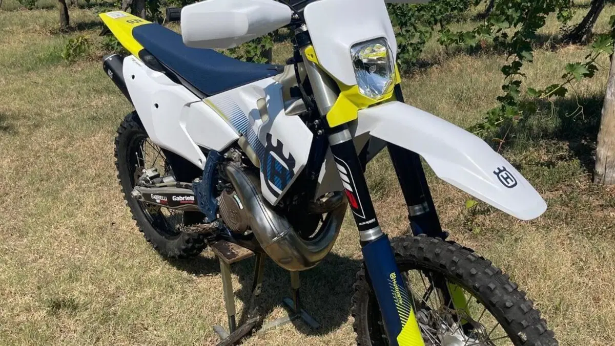 Husqvarna TE 300 (2024)  (3)