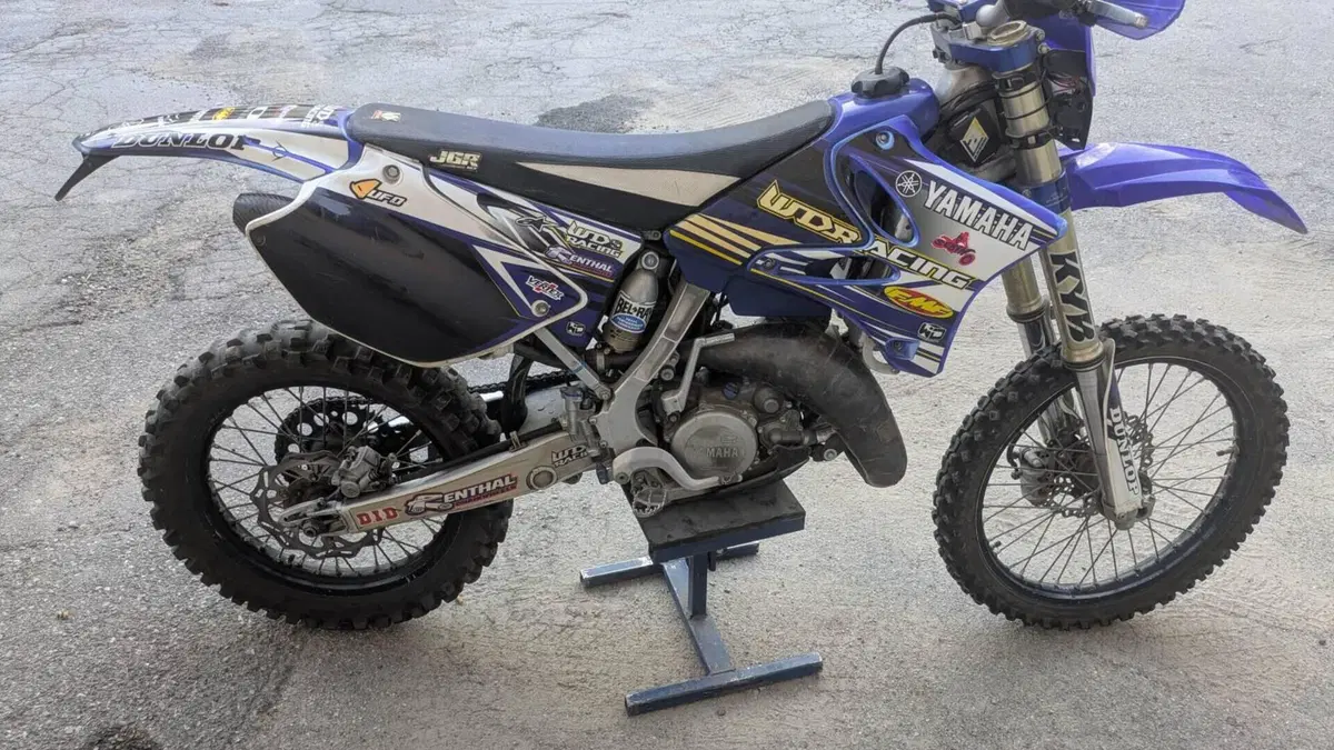 Yamaha YZ 125 (2009)  (2)