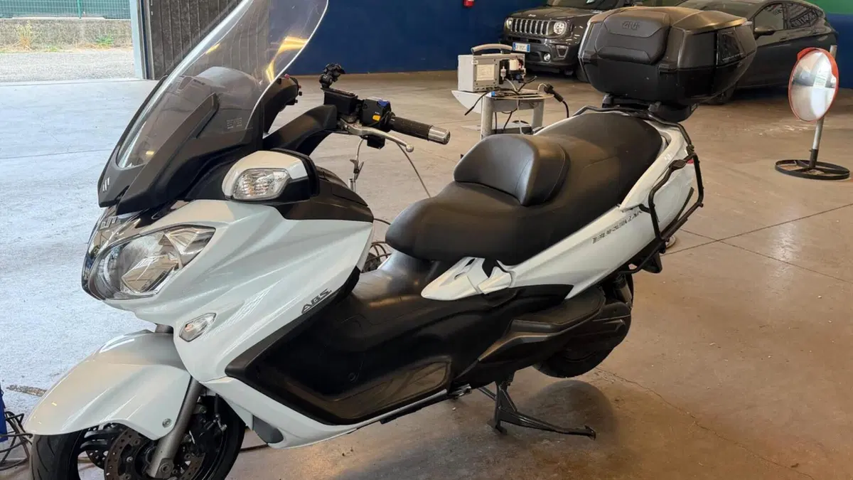 Suzuki Burgman AN 650 Executive ABS (2013 - 17)  (2)