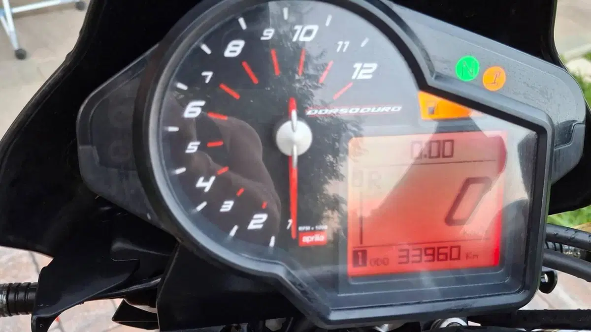 Aprilia Dorsoduro 750 (2009 - 14)  (5)