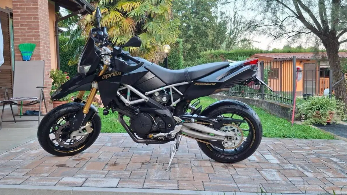 Aprilia Dorsoduro 750 (2009 - 14)  (9)