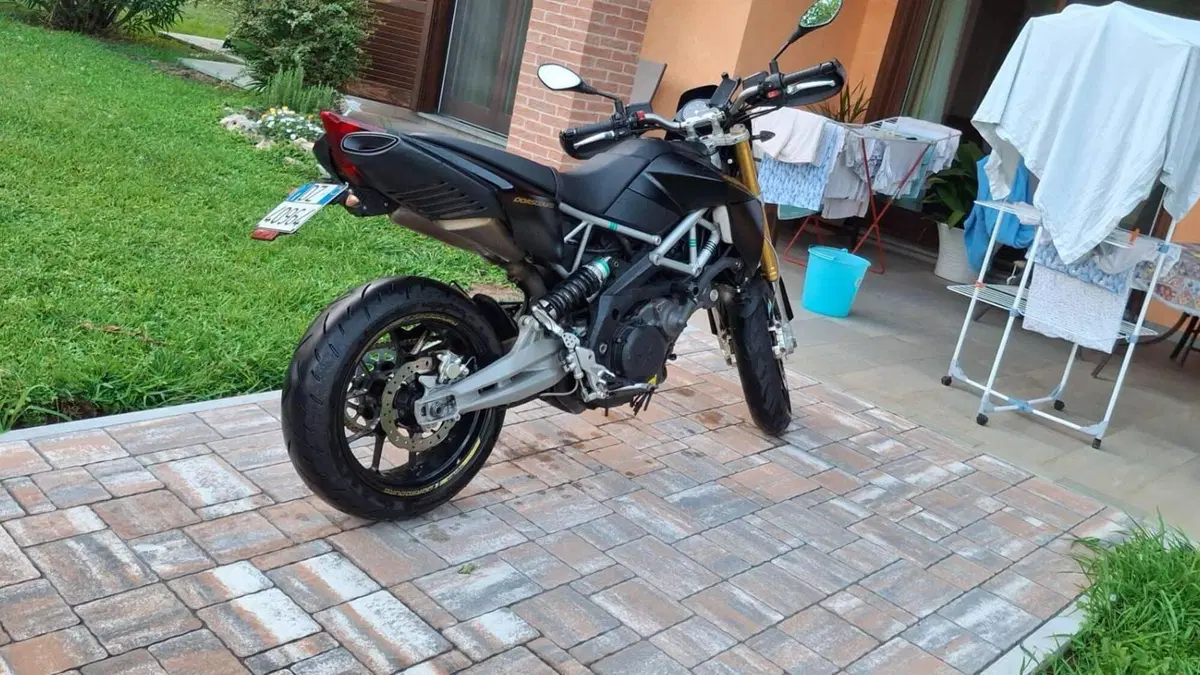 Aprilia Dorsoduro 750 (2009 - 14)  (10)
