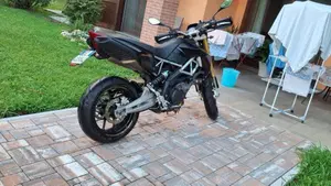 Aprilia Dorsoduro 750 (2009 - 14)  (10)