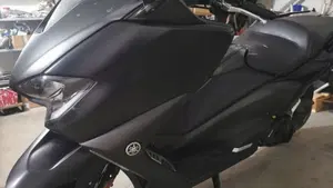 Yamaha T-Max 560 20° anniversario (2021)  (2)