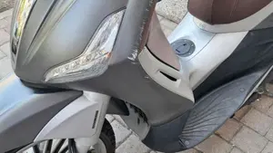 Piaggio Beverly 300 i.e. ABS-ASR (2016 - 20)  (4)