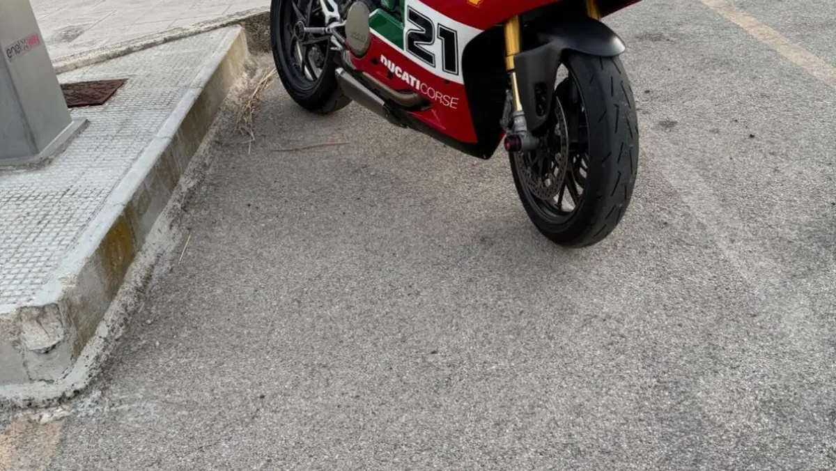 Ducati Panigale V2 Bayliss 1st Championship 20th Anniversary (2021 - 24)  (2)