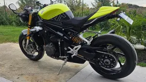Triumph Speed Triple 1200 RX (2025 - 26)  (2)