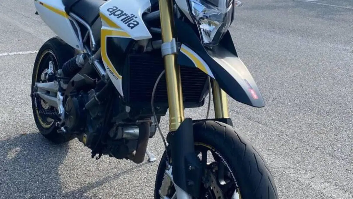Aprilia Dorsoduro 750 (2009 - 14)  (2)