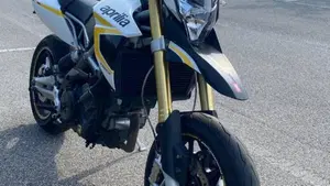 Aprilia Dorsoduro 750 (2009 - 14)  (2)