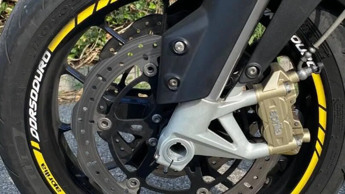Aprilia Dorsoduro 750 (2009 - 14)  (3)