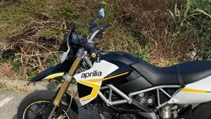 Aprilia Dorsoduro 750 (2009 - 14)  (8)