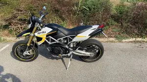 Aprilia Dorsoduro 750 (2009 - 14)  (4)