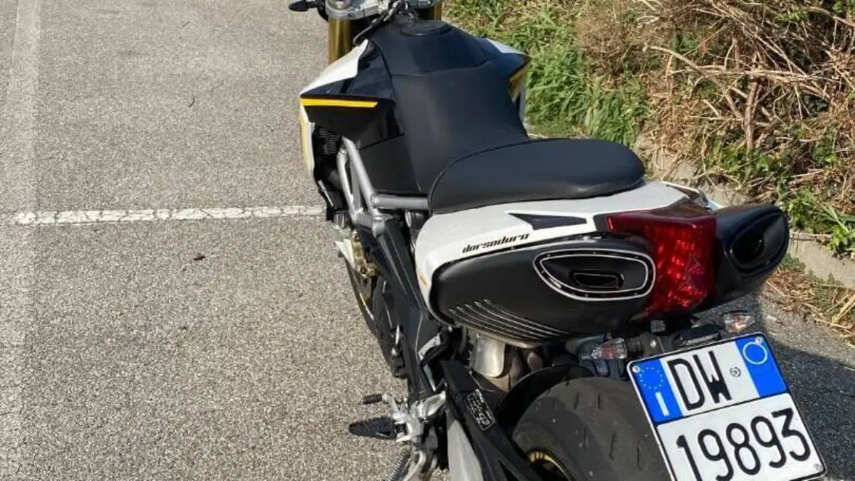 Aprilia Dorsoduro 750 (2009 - 14)  (5)