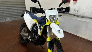 Husqvarna 701 Enduro (2023 - 25)  (2)