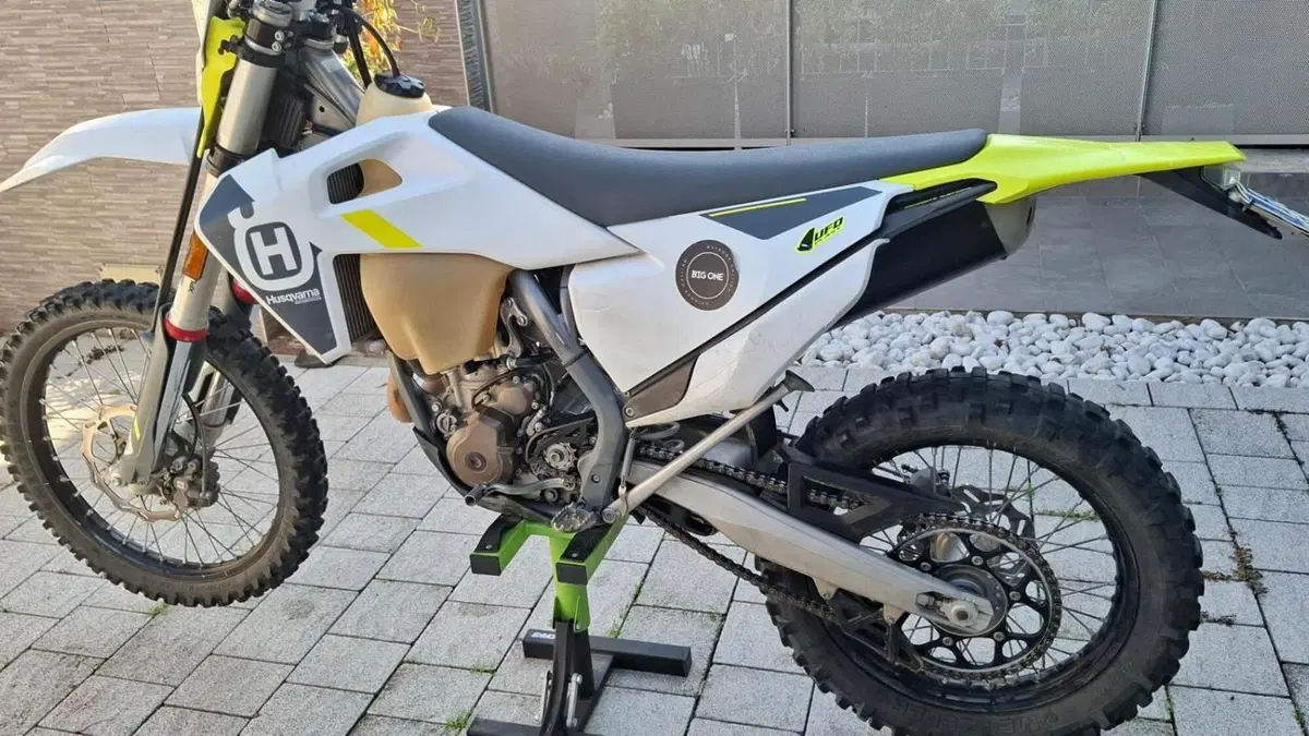 Husqvarna FE 250 (2022)  (2)