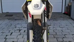 Husqvarna FE 250 (2022)  (6)