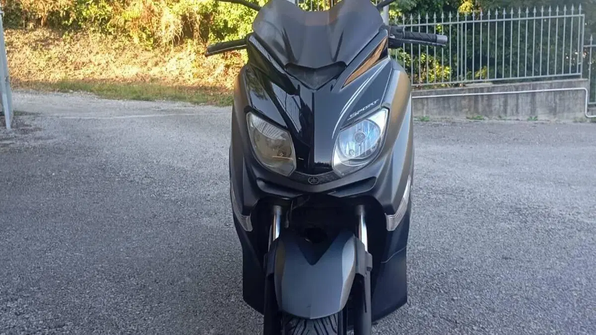 Yamaha X-Max 250 Sport (2011 - 13) 