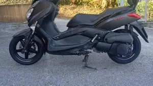 Yamaha X-Max 250 Sport (2011 - 13)  (2)