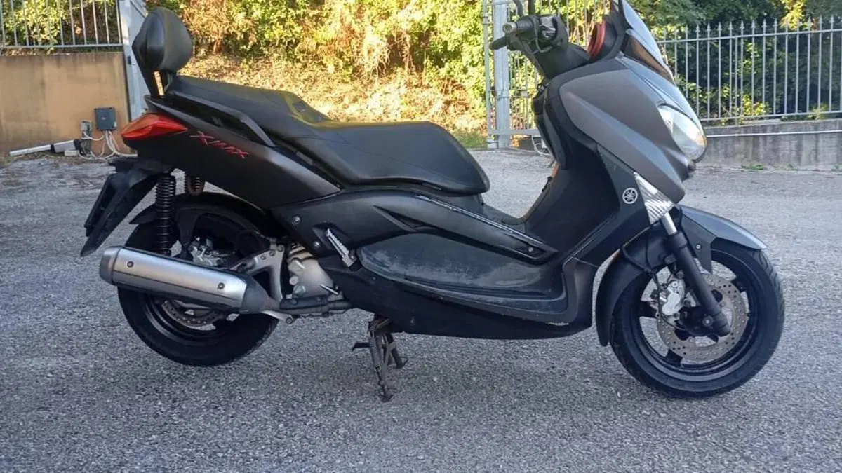 Yamaha X-Max 250 Sport (2011 - 13)  (3)
