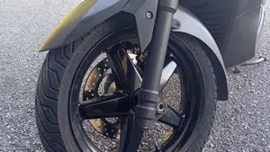 Yamaha X-Max 250 Sport (2011 - 13)  (5)