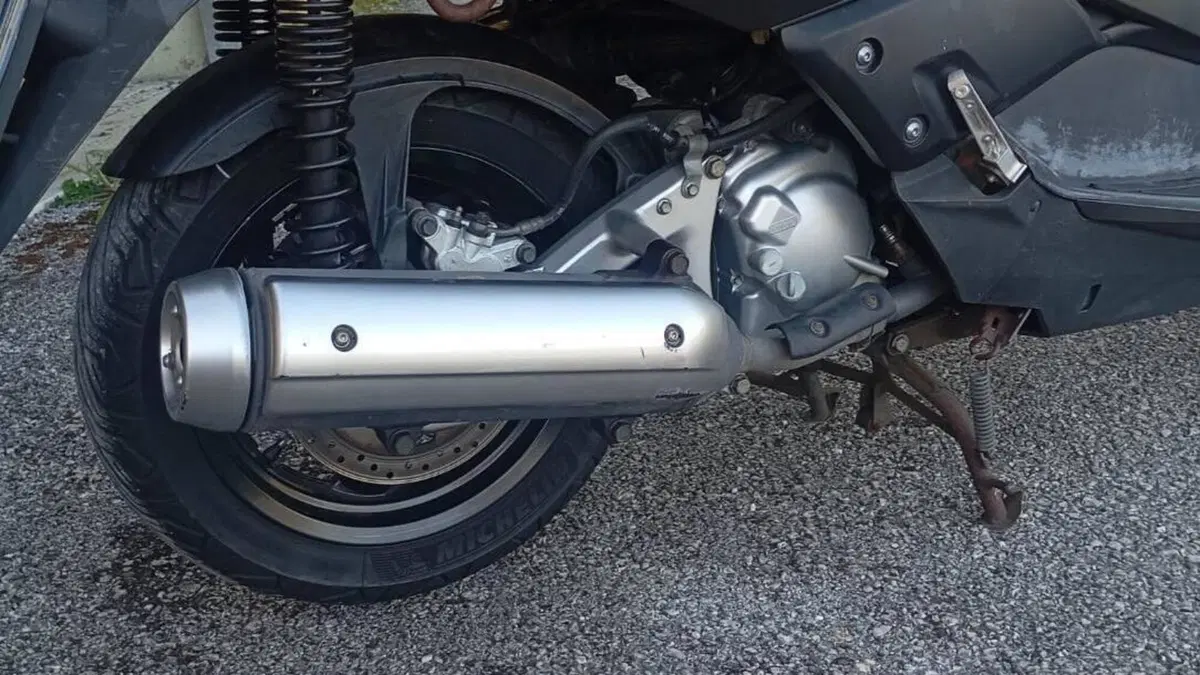 Yamaha X-Max 250 Sport (2011 - 13)  (7)