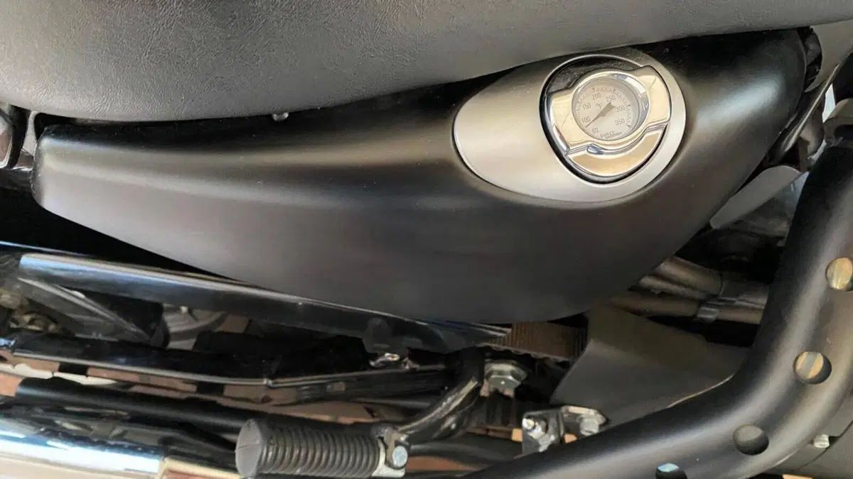 Harley-Davidson 883 Iron (2012 - 14) - XL 883N  (4)