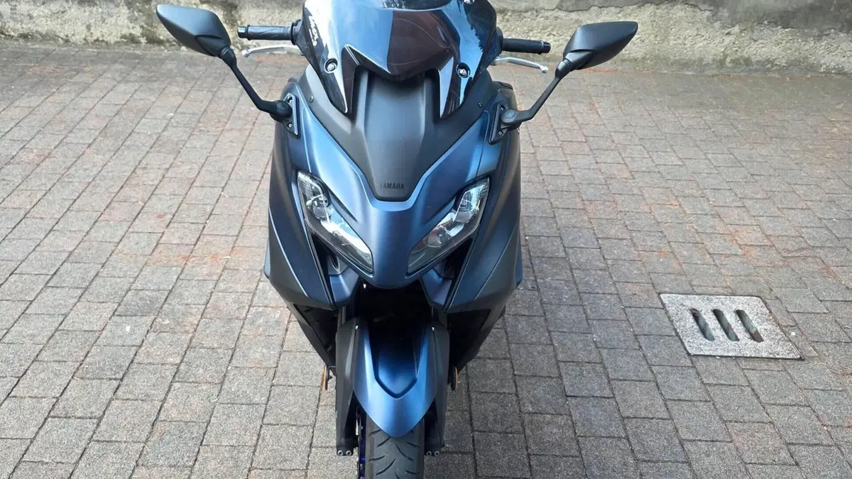 Yamaha T-Max 560 (2022 - 24)  (2)