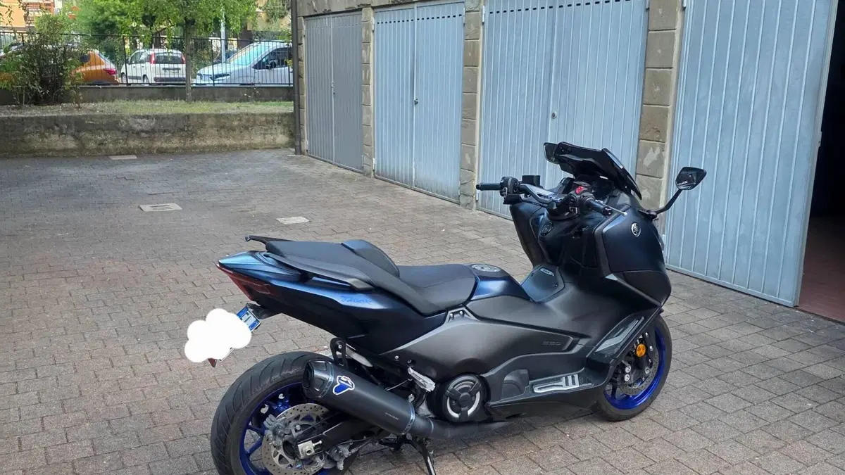 Yamaha T-Max 560 (2022 - 24)  (3)