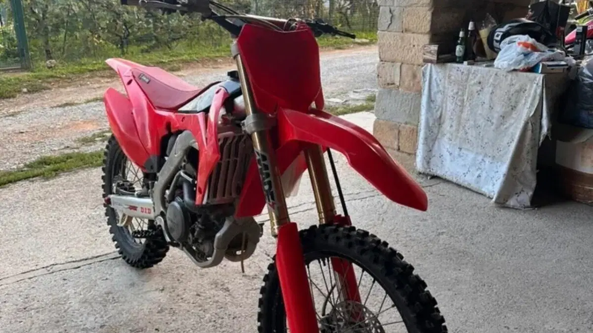 Honda CRF 250R (2014)  (6)